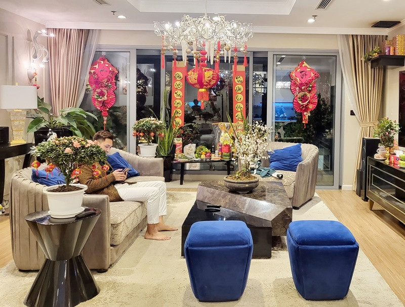 Vợ chồng Mạnh Trường - Phương Phạm trang hoàng nhà cửa lộng lẫy mỗi dịp lễ. Ảnh: FB Phương Phạm.