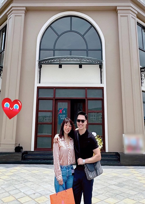 Vợ chồng Mạnh Trường tậu biệt thự 3 mặt tiền vào đầu năm 2024. Ảnh: FB Phương Phạm.