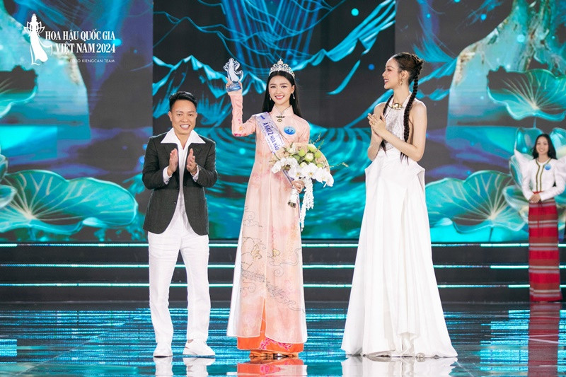 Trong chung kết Hoa hậu Quốc gia Việt Nam 2024 diễn ra tối 28/12, Nguyễn Thị Cẩm Ly đoạt danh hiệu á hậu 2. Ảnh: Fanpage Nguyễn Thị Cẩm Ly.