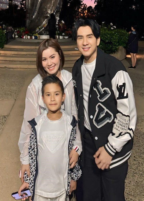 Nam ca sĩ khẳng định, anh và Thủy Tiên chia tay trong hòa bình, cùng hỗ trợ nhau để nuôi dạy con trai. Ảnh: FB Đan Trường.