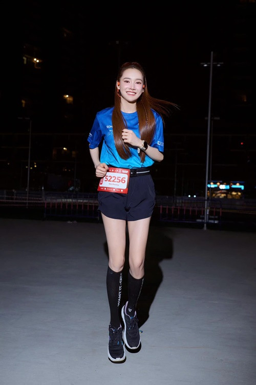 Ngoài múa cột, yoga, Nhã Phương còn chăm chạy bộ. Ảnh: FB Nhã Phương.