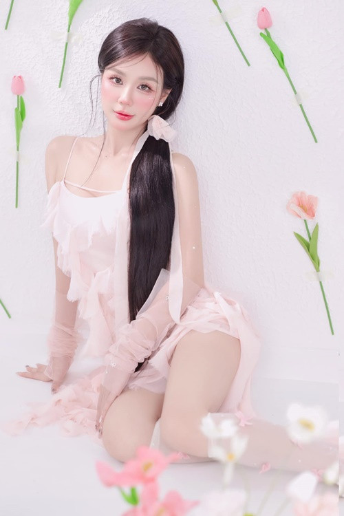 Cháu gái Bảo Quốc bắt đầu tập kinh doanh từ năm 18 tuổi. Hiện tại, Bảo Ngọc vẫn theo đuổi công việc kinh doanh. Ảnh: FB Bảo Ngọc.