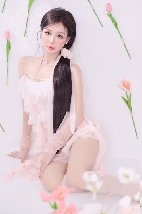 Cháu gái Bảo Quốc bắt đầu tập kinh doanh từ năm 18 tuổi. Hiện tại, Bảo Ngọc vẫn theo đuổi công việc kinh doanh. Ảnh: FB Bảo Ngọc.