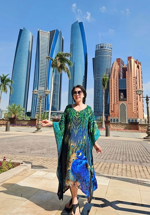 Diễn viên Việt Hương giỏi kiếm tiền. Ngoài sự nghiệp nghệ thuật thành công, cô còn kinh doanh mát tay. Ảnh: FB Việt Hương.