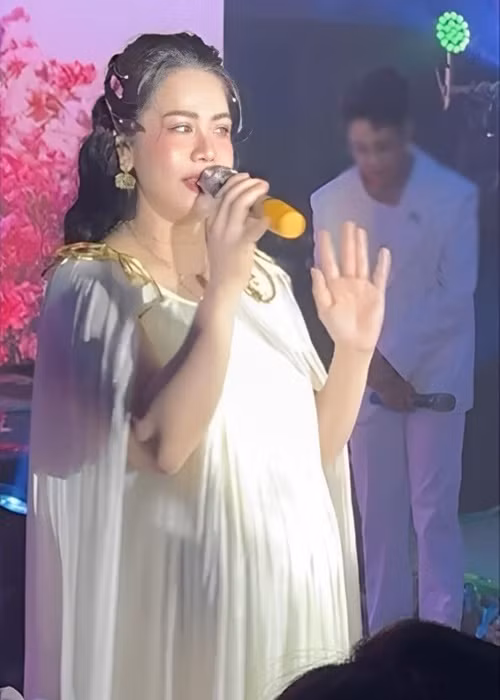 Nhật Kim Anh sẽ sinh con gái khoảng 25 ngày nữa. Ảnh: Phụ Nữ Pháp Luật.