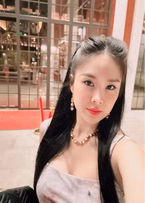 Nhan sắc của nữ diễn viên ngày càng mặn mà, quyến rũ.