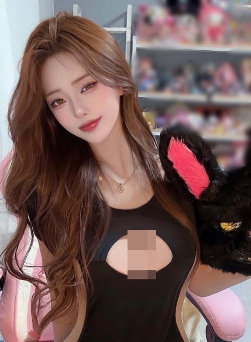 Người hâm mộ cho rằng Jin Hee Nyang là hình mẫu lý tưởng của câu nói "ngực nở eo thon".