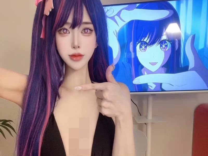 Cô nàng được nhiều cư dân mạng khen đẹp hơn nữ thần trong truyện.