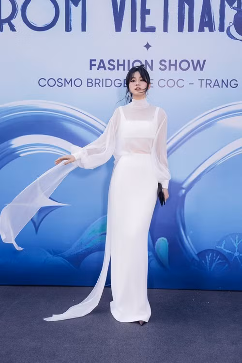 Thanh Tú cao 1m80, có số đo ba vòng 81-62-99 cm. Ảnh: FB Thanh Tú.