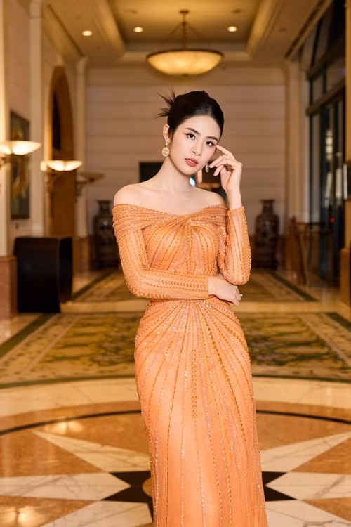 Ngọc Hân thanh lịch, gợi cảm khi tham gia sự kiện giải trí. Ảnh: FB Ngọc Hân.