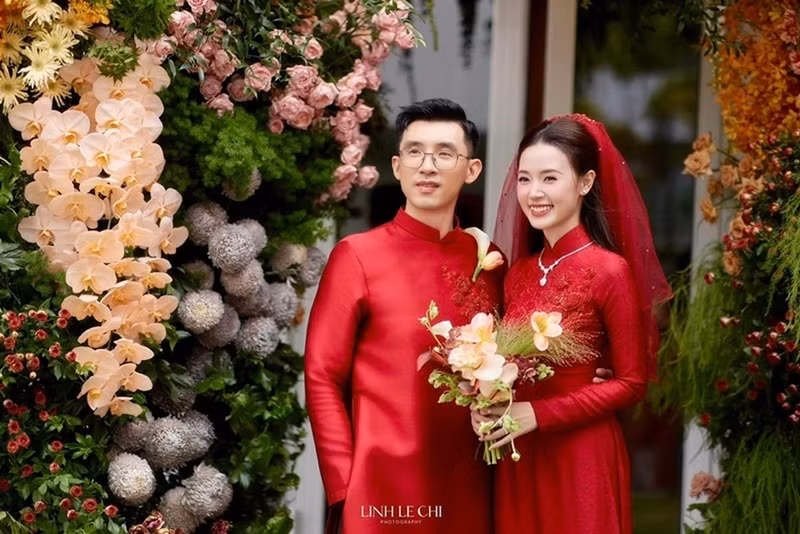 Chồng Midu là doanh nhân Minh Đạt, thiếu gia nhựa Duy Tân. Bởi vậy, lễ ăn hỏi và đám cưới của Midu và Minh Đạt trong năm 2024 đều hoành tráng. Ảnh: FB Midu.