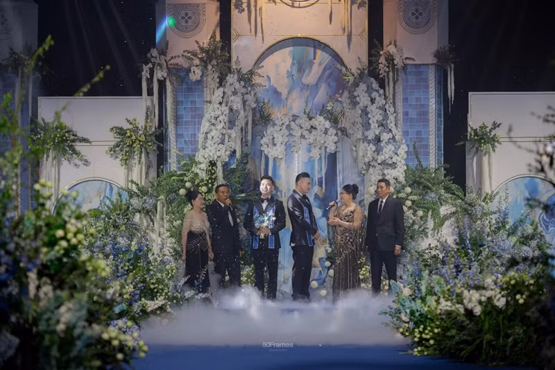 Đám cưới của Thanh Đoàn - Hà Trí Quang ở TP HCM cũng xa hoa. Thanh Đoàn cho biết, phần trang trí cho đám cưới ở TP HCM đã tốn hơn 1 tỷ đồng. Còn đám cưới của cặp đôi ở Đồng Tháp cũng đậm chất miền Tây. Ảnh: FB Hà Trí Quang.