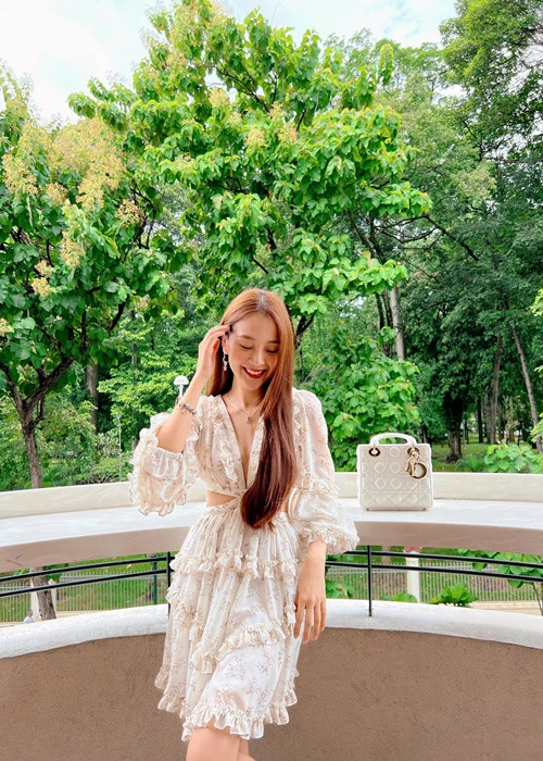 Tam Triều Dâng cho biết, cô sẽ công khai chuyện tình cảm khi chắc chắn mối quan hệ có cái kết đẹp. Ảnh: FB Tam Triều Dâng.