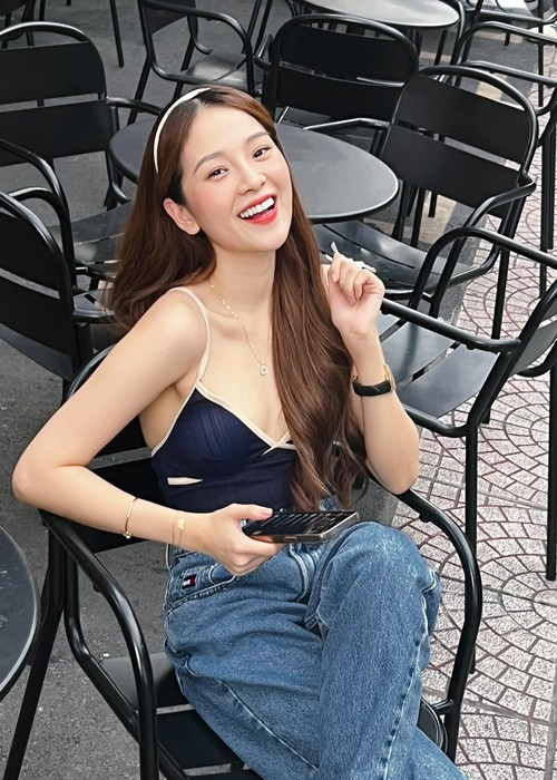 Lê Tam Triều Dâng chia sẻ trên Znews, vì sớm nổi tiếng, cô không có nhiều bạn. Ảnh: FB Tam Triều Dâng.