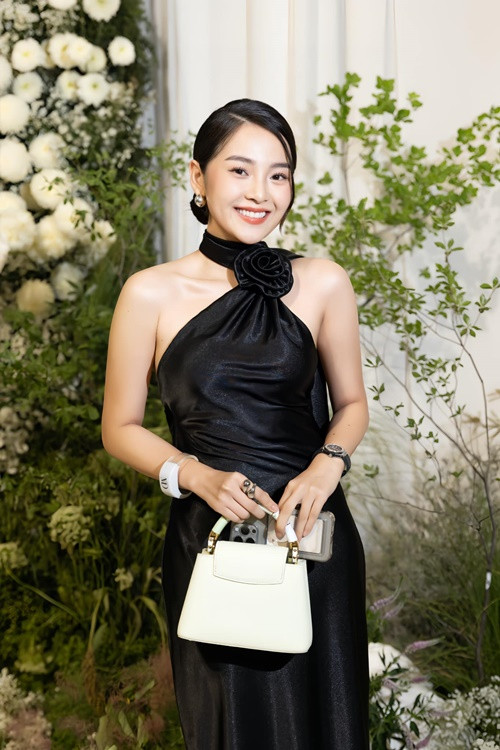 Bản sao Angela Phương Trinh hiện tại trẻ trung, xinh đẹp. Ảnh: FB Tam Triều Dâng.