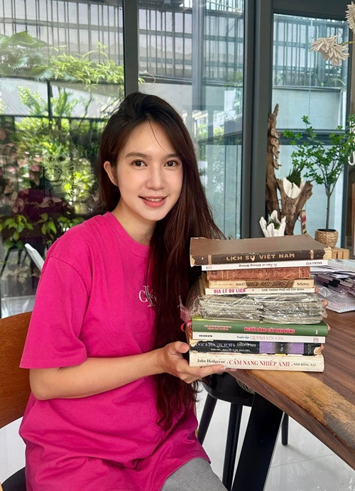 Minh Hà xinh đẹp, tài giỏi, chả trách Lý Hải ngày càng si mê.