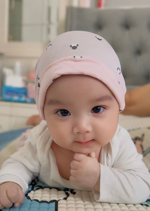 Kha Ly chia sẻ, con gái ngoan ngoãn khi cô vắng nhà.