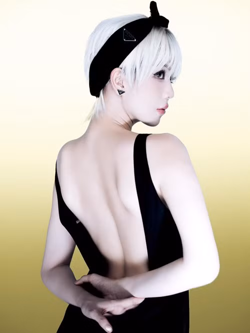 Nữ người mẫu lựa chọn trang phục gợi cảm vừa đủ sau biến cố. Tuy nhiên, ít tháng qua, Ngọc Trinh trở lại với phong cách quyến rũ như trước đây. Ảnh: FB Ngọc Trinh.