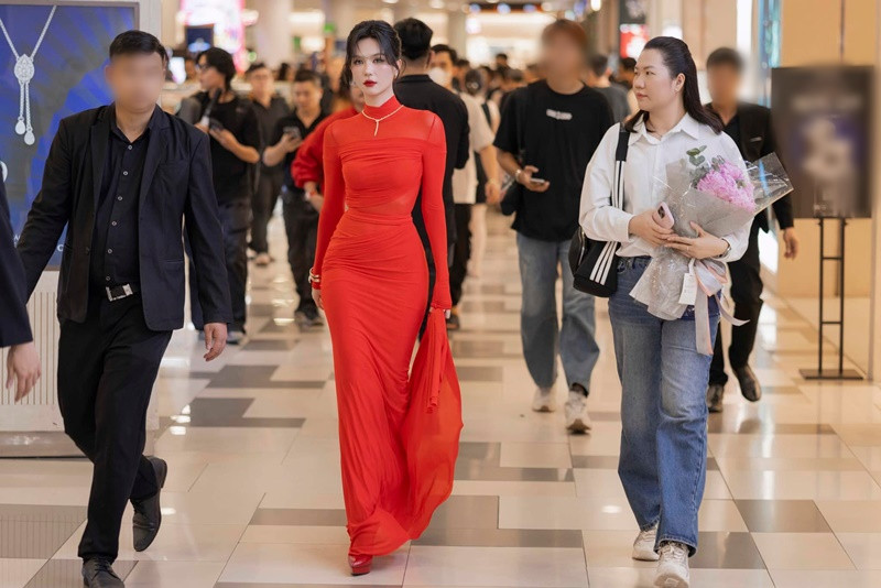 Thông tin Ngọc Trinh đóng phim trở lại gây chú ý. Ảnh: FB Ngọc Trinh.