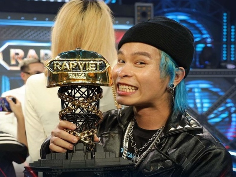 Seachains là quán quân Rap Việt mùa 2. Sau chương trình, anh gây chú ý khi kết hợp với Obito, Davis và Lena trong MV Simple love đạt 97 triệu lượt xem trên Youtube. Ảnh: Tiền Phong.