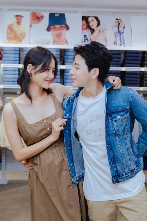 “Gà cưng” một thời của Khắc Tiệp và chồng trẻ từng tan hợp nhiều lần trước khi quyết định gắn bó để cho con có mái ấm trọn vẹn. Ảnh: FB Phí Ngọc Hưng.