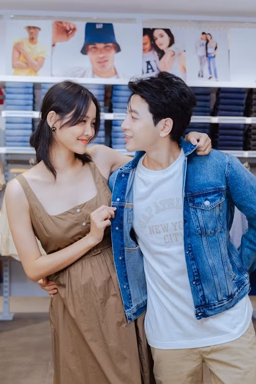 “Gà cưng” một thời của Khắc Tiệp và chồng trẻ từng tan hợp nhiều lần trước khi quyết định gắn bó để cho con có mái ấm trọn vẹn. Ảnh: FB Phí Ngọc Hưng.