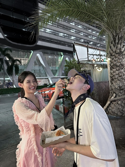 Vợ chồng nữ người mẫu chưa tổ chức đám cưới. Ảnh: FB Phí Ngọc Hưng.