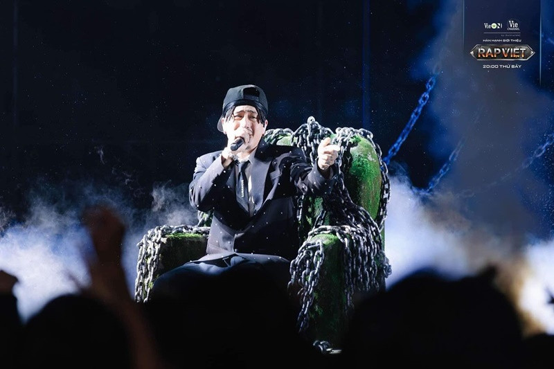  Quán quân Rap Việt Robber tên thật là Nguyễn Lê Minh Huy, sinh năm 1996 tại Đà Nẵng. Anh bắt đầu mê nhạc từ năm học lớp 11. Ảnh: FB Robber.