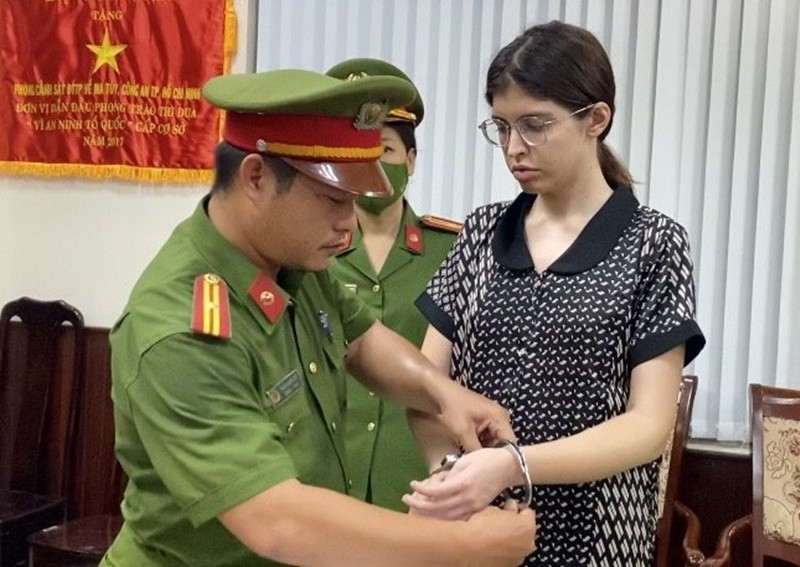 An Tây và Chi Dân đều đánh mất sự nghiệp vì ồn ào liên quan đến ma túy. Ảnh: Tuổi Trẻ Thủ Đô.