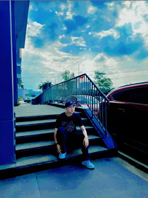 Nam ca sĩ không biểu diễn trong đêm nhạc 15/12 và 21/12 như dự kiến. Ảnh: Saostar.