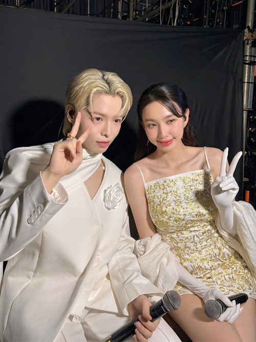 Thuỳ Tiên khoe ảnh trước khi lên sân khấu hát cùng Đức Phúc trong chung kết. Ảnh: FB Thuỳ Tiên.