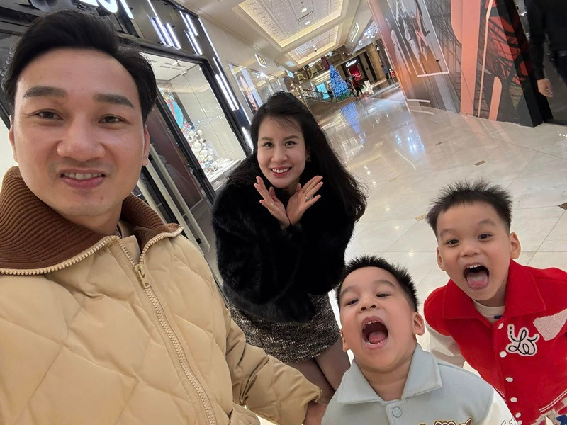 Hai con trai của Thành Trung rất kháu khỉnh. Ảnh: FB Thành Trung.