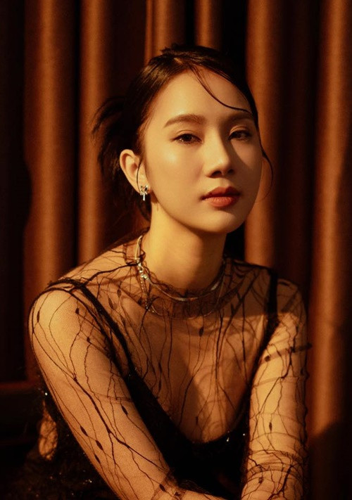 Cô từng gây chú ý với bản cover Là anh trên TikTok. Ảnh: FB Phạm Lịch.