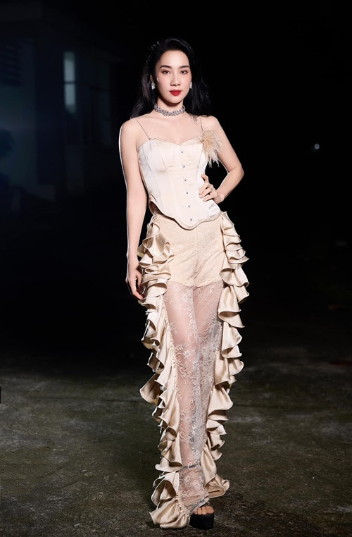 Đối thủ của Phương Oanh từng giành giải á quân Thử thách cùng bước nhảy 2015. Ảnh: FB Phạm Lịch.