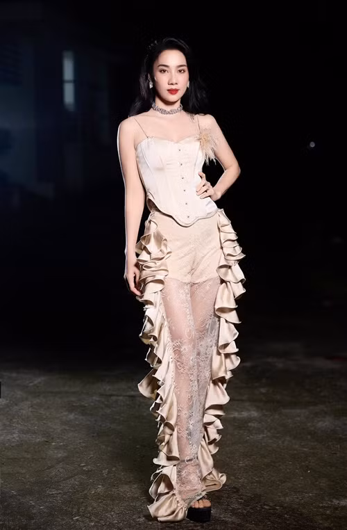 Đối thủ của Phương Oanh từng giành giải á quân Thử thách cùng bước nhảy 2015. Ảnh: FB Phạm Lịch.