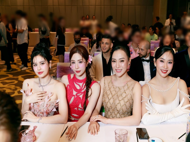 Phạm Lịch có nhiều lợi thế khiến diễn viên Phương Oanh phải dè chừng khi cả hai cùng tham gia cuộc thi nhảy múa. Ảnh: FB Phạm Lịch.