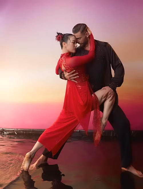 Kết thúc vòng thi đầu tiên của cuộc thi, Phạm Lịch cùng bạn nhảy là cặp đôi có điểm số dẫn đầu 8.84. Ảnh: FB Phạm Lịch.