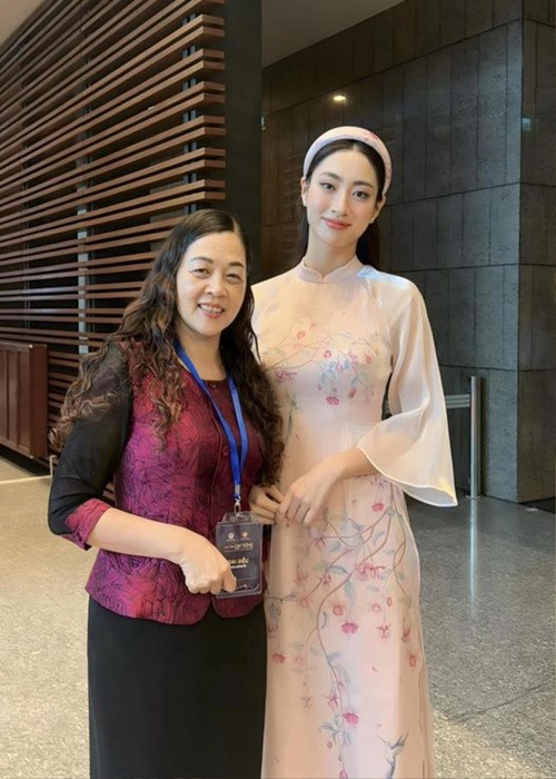 Lương Thùy Linh chia sẻ, cô từng che giấu mọi cảm xúc, suy nghĩ của mình với mẹ để chứng minh rằng bản thân đã trưởng thành. Ảnh: FB Lương Thùy Linh.