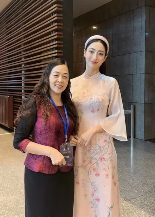 Lương Thùy Linh chia sẻ, cô từng che giấu mọi cảm xúc, suy nghĩ của mình với mẹ để chứng minh rằng bản thân đã trưởng thành. Ảnh: FB Lương Thùy Linh.