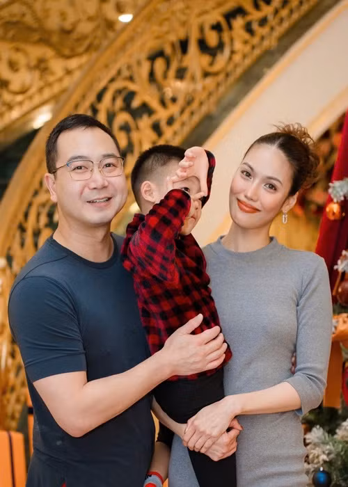 Làm dâu chốn hào môn, Lan Khuê đang sống trong biệt thự kiểu châu Âu, sang trọng của nhà chồng. Ảnh: FB Tuấn John.