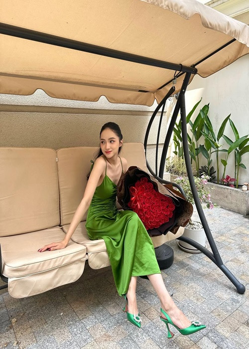 Nàng hậu sống thảnh thơi, bình yên trong cơ ngơi triệu đô.