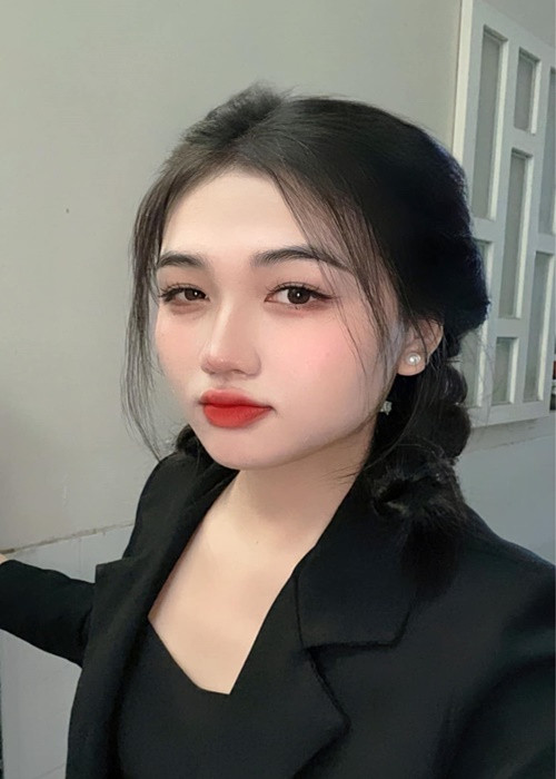 Thu Ngân sở hữu nét đẹp dịu dàng, đậm chất Á Đông. Ảnh: FB Thu Ngân.