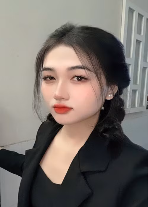 Thu Ngân sở hữu nét đẹp dịu dàng, đậm chất Á Đông. Ảnh: FB Thu Ngân.