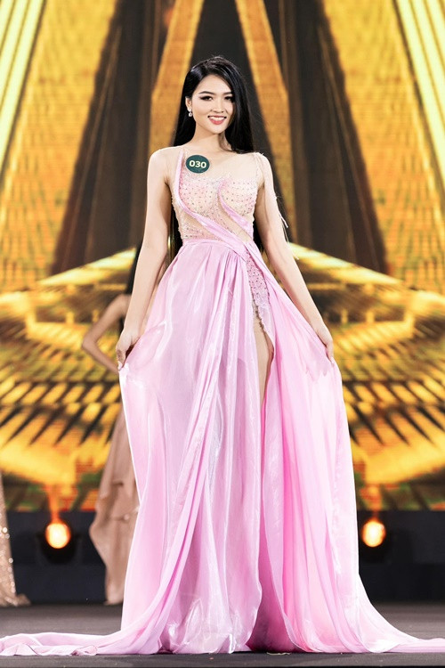 Ngoài danh hiệu Á khôi 2, Thu Ngân còn lọt top 5 Người đẹp Du lịch và top 5 Người đẹp Nhân ái ở Người đẹp Tây Đô 2023. Ảnh: FB Thu Ngân.