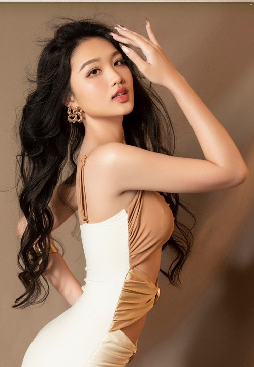 Thu Ngân theo học ngành quan hệ công chúng của Đại học Nam Cần Thơ. Ảnh: Fanpage Hoa hậu Quốc gia Việt Nam.