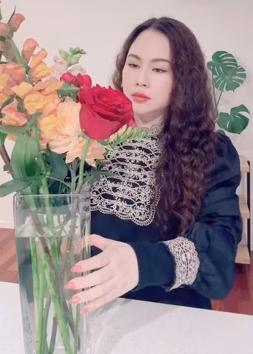 Trương Phương và người yêu hiện tại quen biết nhau 6 năm qua. Khi biết nữ diễn viên ly hôn, người đàn ông này lập tức theo đuổi cô.