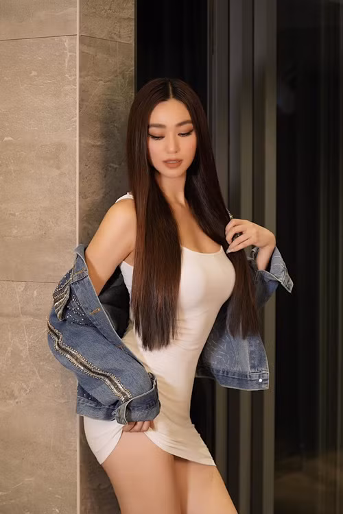 Nữ diễn viên Váy hồng tầng 24 từng hẹn hò Tiến Vũ trong 4 năm. Hậu chia tay, Khánh My kín tiếng về chuyện tình cảm.