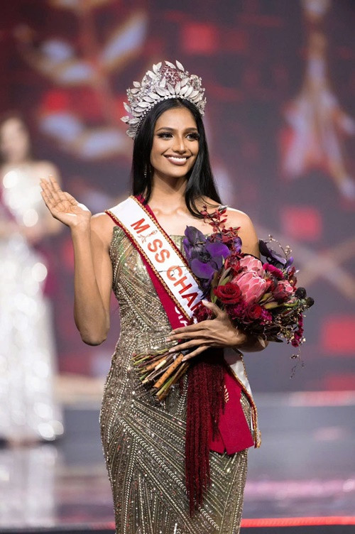 Đại diện Malaysia - Rashmita Rasindran vừa đăng quang Miss Charm 2024. Ảnh: Vietnamnet.