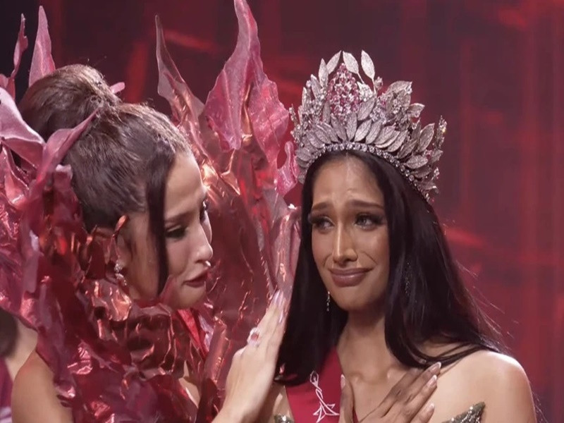 Tân hoa hậu cao 1m82, có số đo ba vòng 90-66-92,5 cm. Ảnh: Znews.