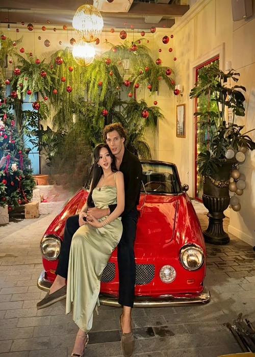 Min Young thân thiết với các nam vũ công. Ảnh: Instagram An Min Young.